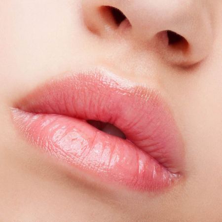 اجمل صور لشفايف بنات بالميك اب والمكياج روعه