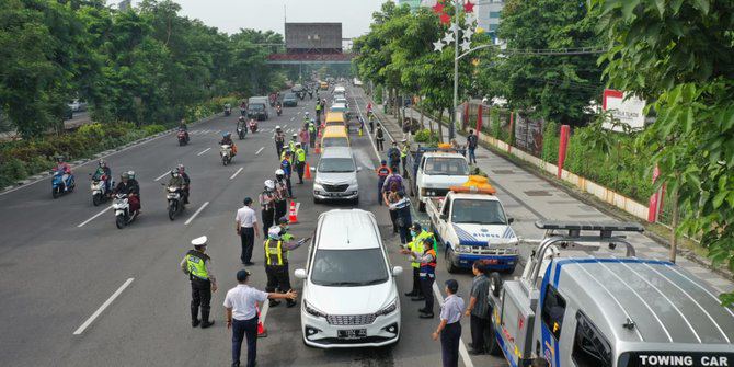 الضغط على انتشار Corona ، تقوم حكومة مدينة Surabaya بتقييم سياسة الحجر الإقليمي