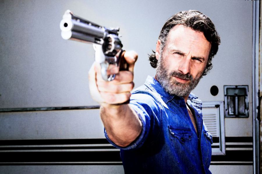 قال منشئ فيلم The Walking Dead روبرت كيركمان إنه يشارك كثيرًا في أفلام Rick Grimes ويتحدث إلى Andrew Lincoln