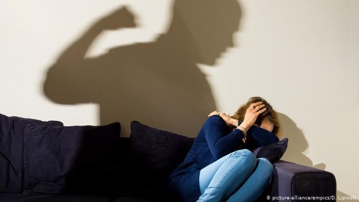 العنف ضد المرأة ليس حكرا على ثقافة أو جنسية معينة