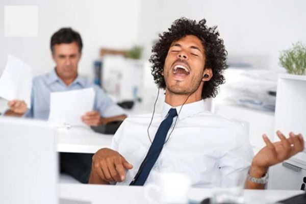 ما تفعله الموسيقى بك أثناء العمل