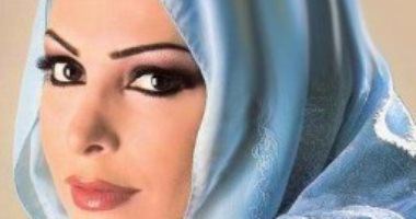 (وأخيرا اتحجبت) أمل حجازى تثير الجدل على السوشيال ميديا