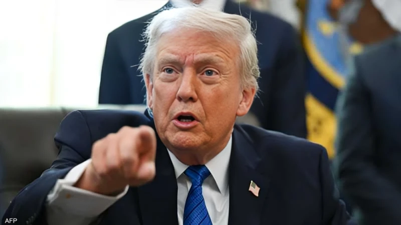 أحدث لقطة: Trump opens fire on NATO, calling it a "paper tiger"