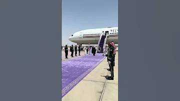 [HI] सऊदी अरब के जेद्दा पहुंचने पर पीएम मोदी को 21 तोपों की सलामी दी गई