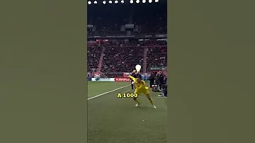 [EN] 1000 IQ Play by the GK???????? #shorts #football
