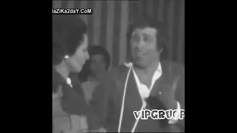 امرأة تتوضئ امام الناس ?? لا حكيمه ههههههههههههه