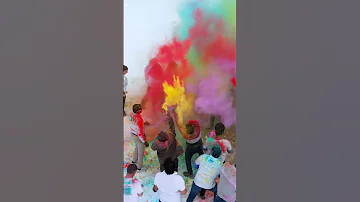 [EN] We had an absolute BLAST celebrating Holi in the snow! #shorts