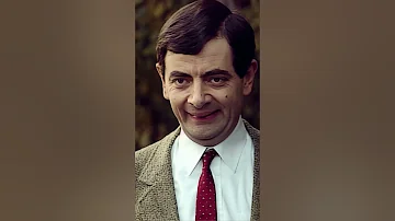Bean at the Soldier Ceremony! #classicmrbean #britishcomedy #classicbean #shorts