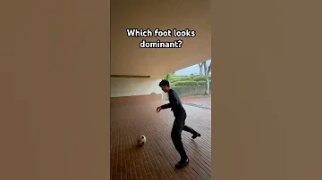 [ZH] 哪只脚看起来占主导地位？ #短裤 #footballtraining #football