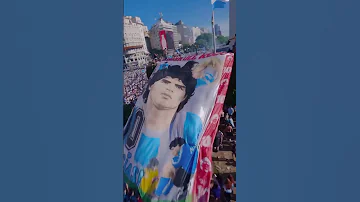 [EN] Crowd celebrations in the Argentine capital, Buenos Aires