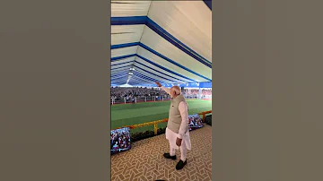 [ZH] 西尔查尔热情拥抱总理，欢呼“莫迪”！视觉是一种享受