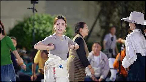 [ZH] 优美韵律的藏族舞蹈《神圣雪莲》