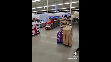 [EN] A professional Pokemon seller is confused when another seller takes his loot of Pokemon cards.