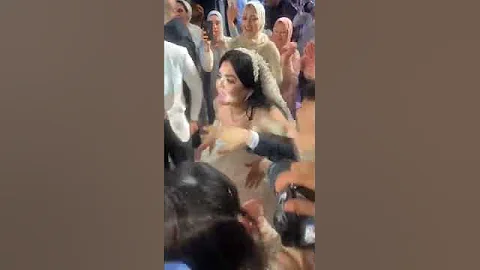[EN] A new video of Qamar's bride dancing on her wedding day in the midst of her friends and a strong joy ????♥️????????????