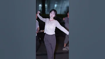 [EN] Xiaosun, New Tibetan Dance, Famous Tibetan Song and Dance