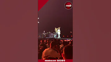 [EN] Tamer Hosni supports the young singer Karim Osama during his concert at the El Alamein Festival
