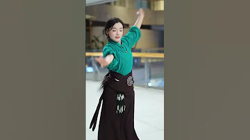 [EN] New Tibetan dance woman