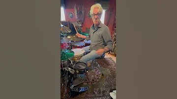 [EN] One of the most difficult drum pieces to play...