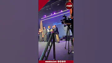 بإطلالة راقية.. هنا شيحة تحصد جائزة الإبداع الفني في مهرجان «جيلنا» بالمركز الكاثوليكي