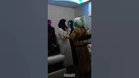 [EN] The girls are having a masquerade party!!