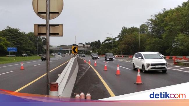 Contraflow km 44-46 Jagorawi Toll Road in the peak bogor is being implemented this morning