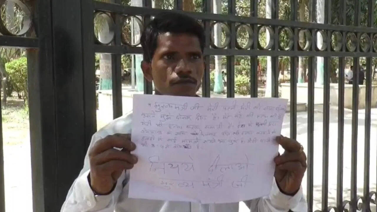 Man in fear to lake-blue drums, said: 4 boyfriends of my wife