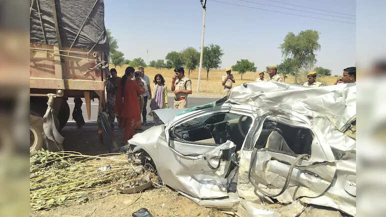 3 dead, including couple in Jalore Road Accident, family entered a family