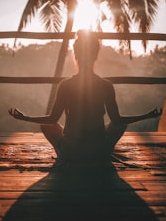 6 most special yoga positions and their secrets