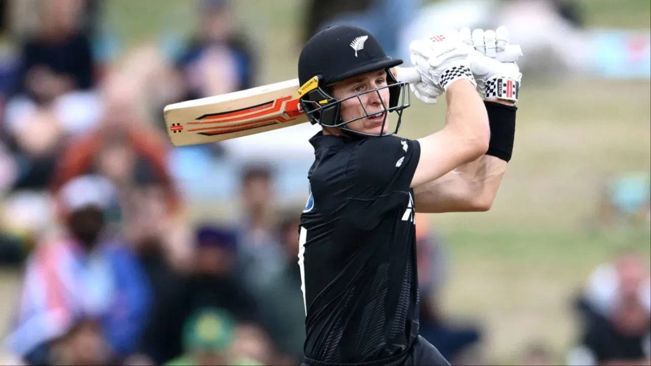 This New Zealand batsman scored more than a whole career, hit a one -day match against Pakistan. This record was broken by 1 run