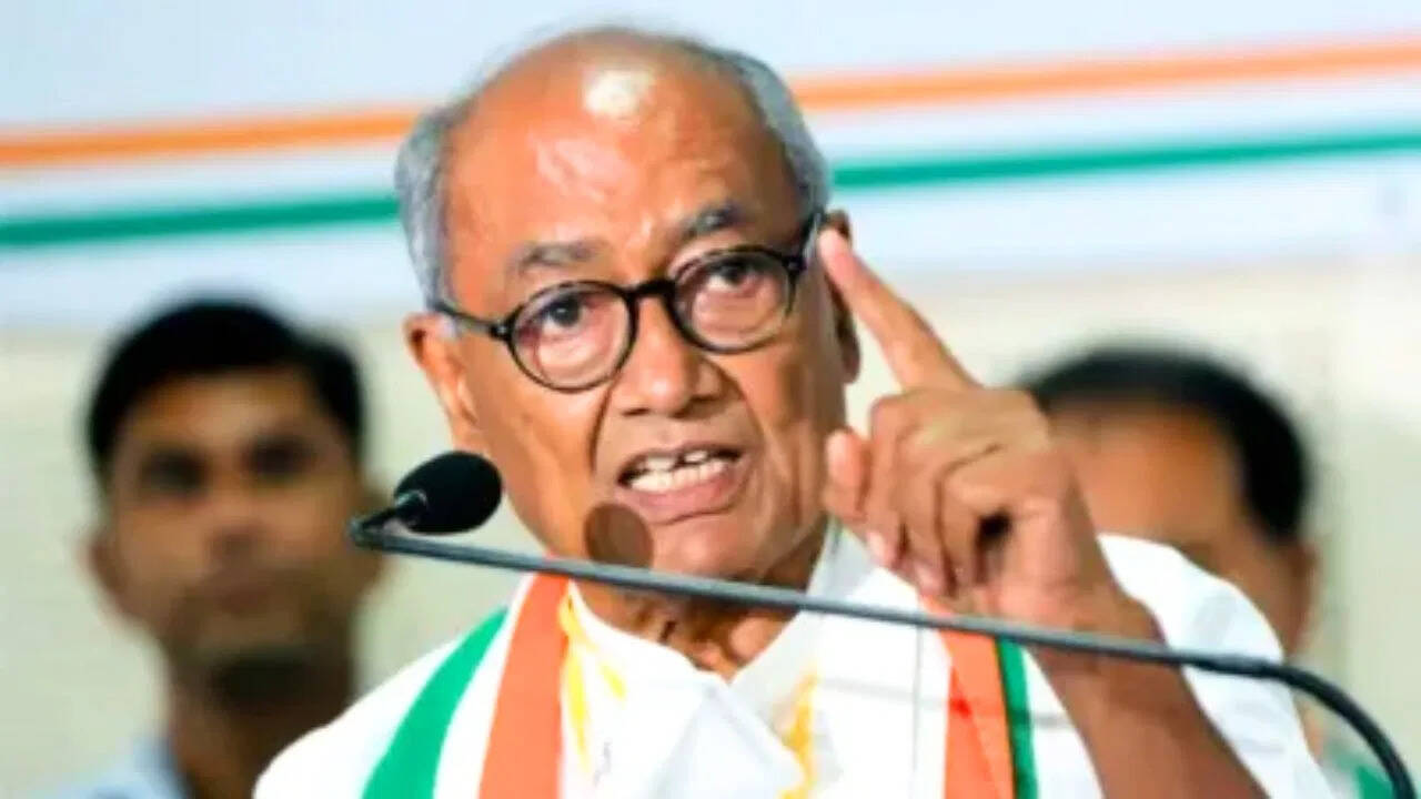 “Now I won’t sit on stage” Why did the Congress MP Digvijay Singh broke out in the middle rally?