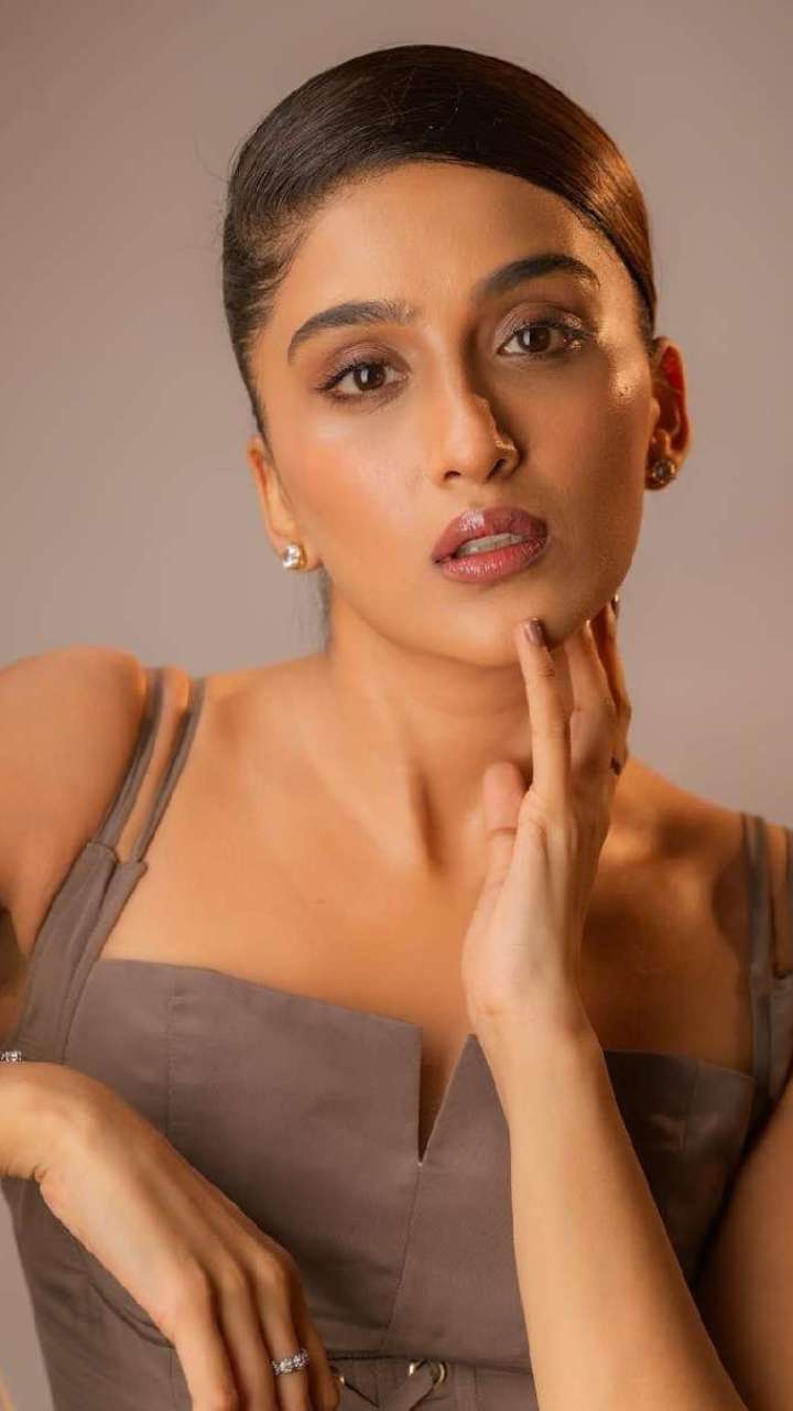 Nimrit Kaur’s hairstyle long hairy girls try trai