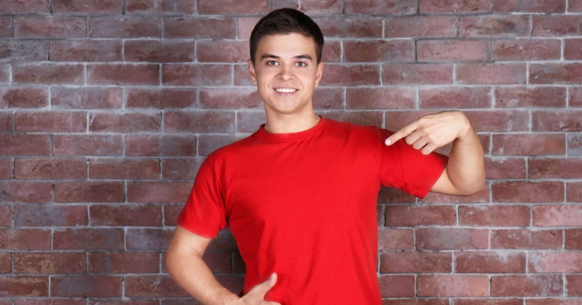 Red clothing and Sunday relationship: How can the star change your happiness? Know the astrological secrets and benefits hidden behind