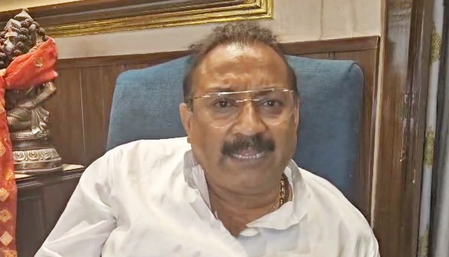 Bihar: Minister Ashok Chaudhary, who reached Jamui, tied Tejashwi Yadav, saying- whatever is said, he speaks