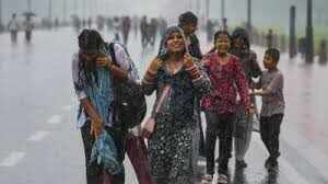 Monsoon reached ahead of time across the country, raining in Delhi-NCR for the second day, IMD released red and yellow warning in many countries