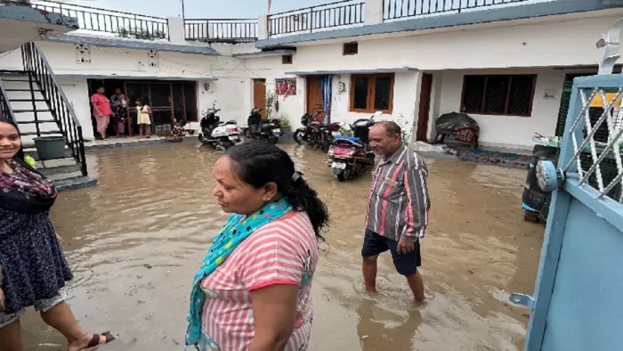Uttarakhand Rain: Floody conditions in Bhaniyawala and Majri due to continuous rain, water has entered many homes and shop