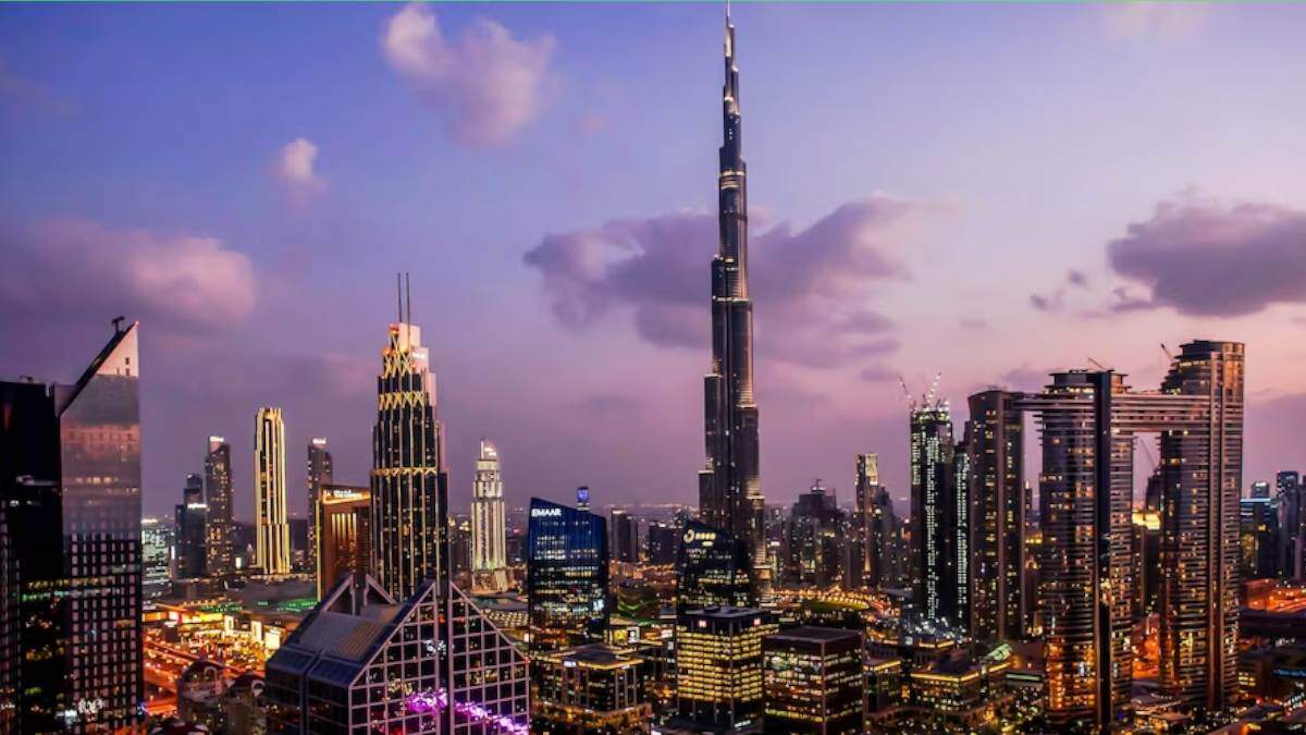 You should also wander such unique and beautiful places in Dubai, who do not mind coming back