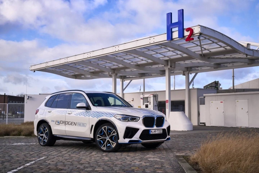 BMW تطلق أول سيارة بالهيدروجين في 2028