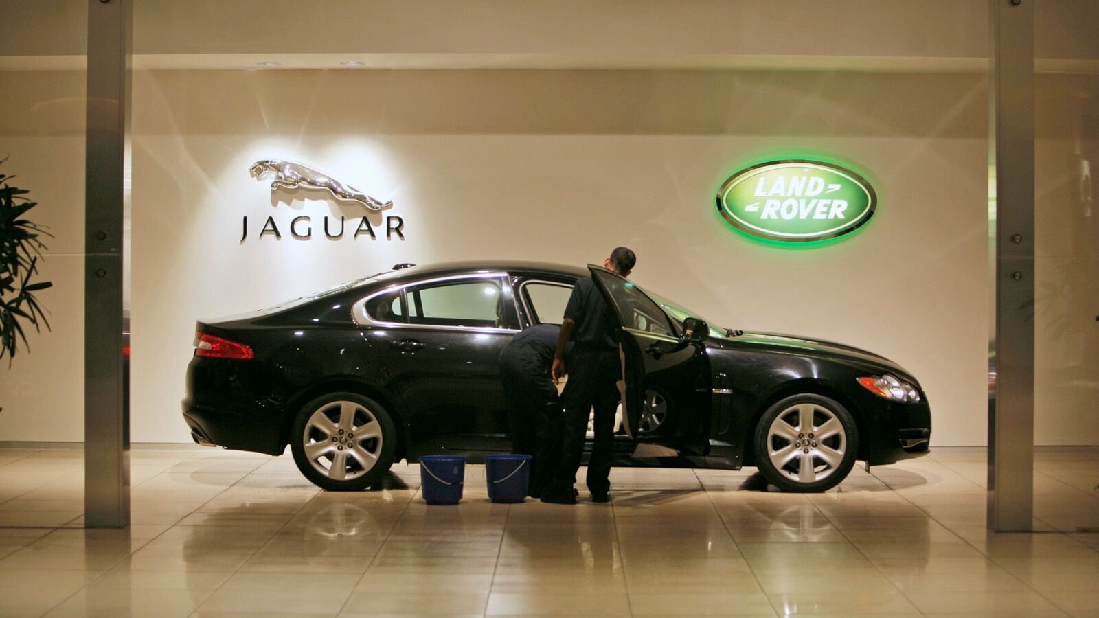 Adrian Mardell, CEO of Jaguar Land Rover, in Tata Group, to retire, successor who will be announced soon | Company Business News