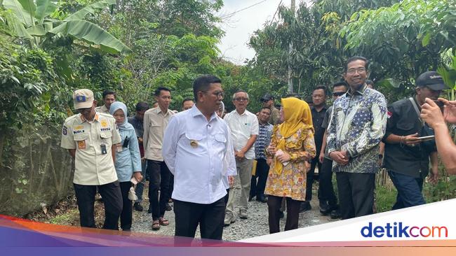 Build a village road in Maja Lebak, Andra Soni asked for a vehicle restriction