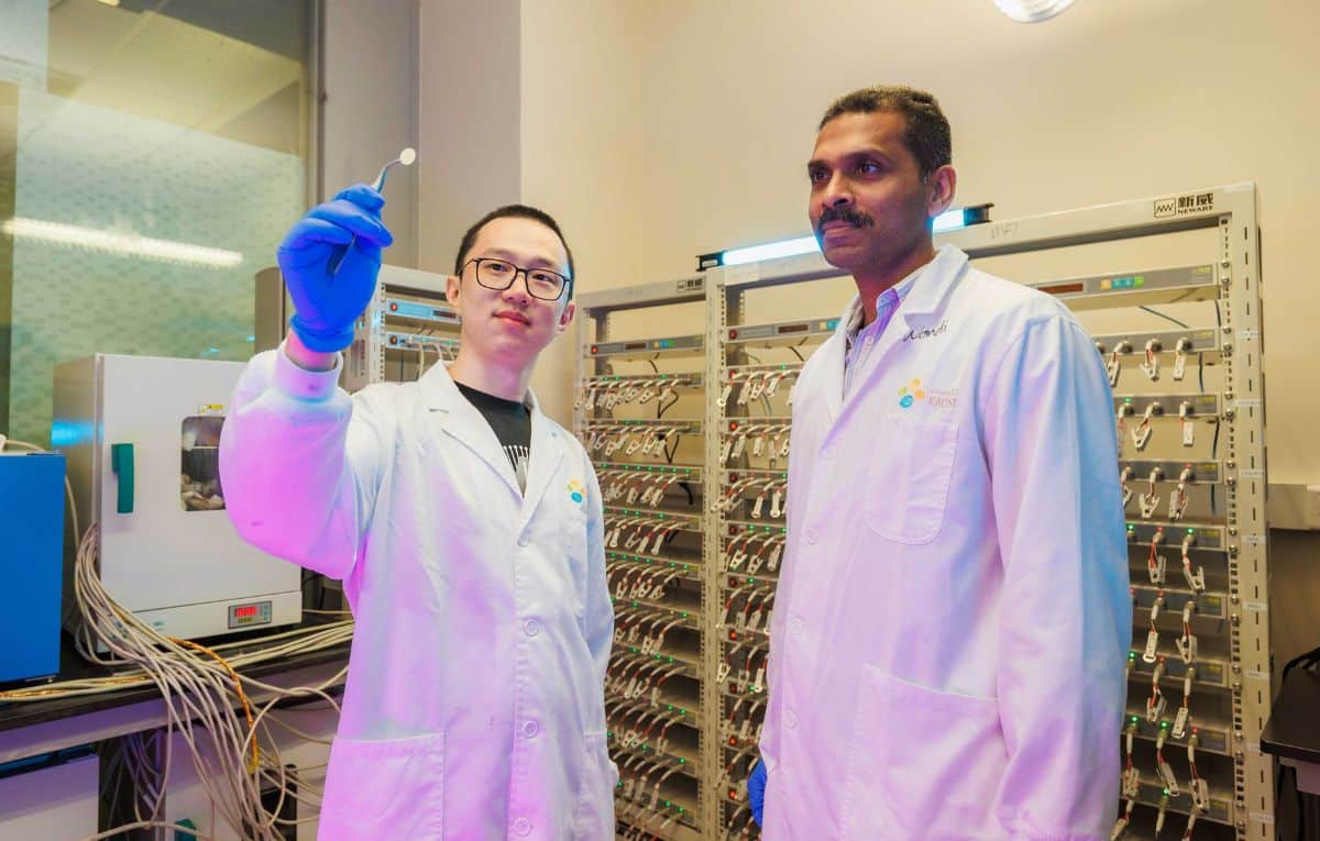 إنجاز علمي.. “كاوست” تبتكر حلًا لإطالة عمر البطاريات المائية بأكثر من 10 أضعاف #البوابة_التقنية