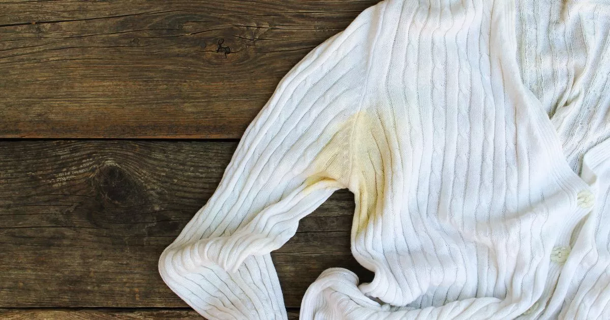 sweat-stains-vanish-from-clothes-with-1-pure-handmade-solutions