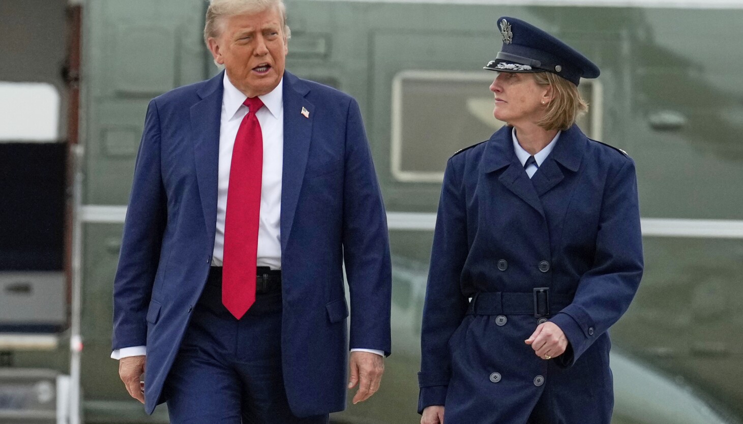 trump-directs-ice-to-expand-deportations-in-chicago,-other-democratic-poke-cities