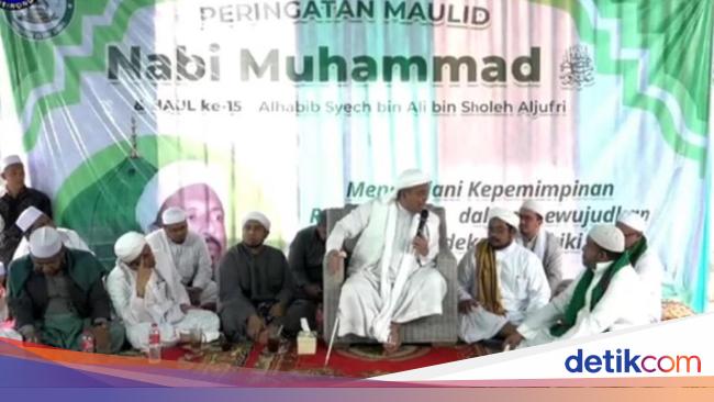 Habib Rizieq asks people not to move before there is command