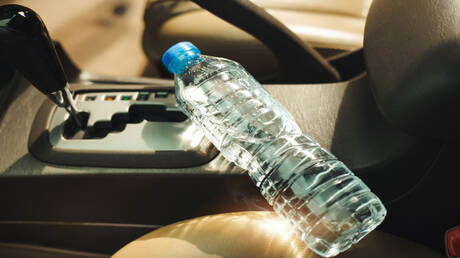 زجاجات المياه في سيارتك “قنبلة موقوتة” تهدد حياتك