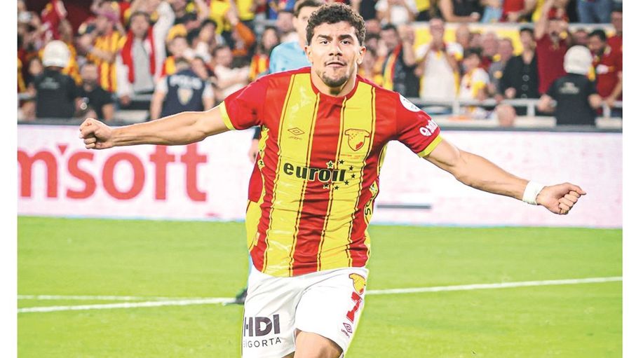 19-seconds-give-sabra-essentially-the-most-graceful-goals-in-european-stadiums-…