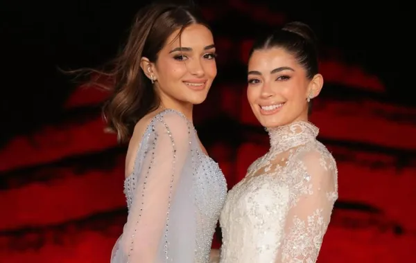 بحضور أحبائهما.. ملك وليلى أحمد زاهر تحتفلان بتخرجهما في الجامعة