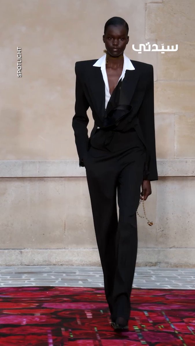 في أسبوع باريس للموضة 2026، قدم المصمم بورج أكيول مجموعته لربيع وصيف 2026، مزج فيها الحداثة…