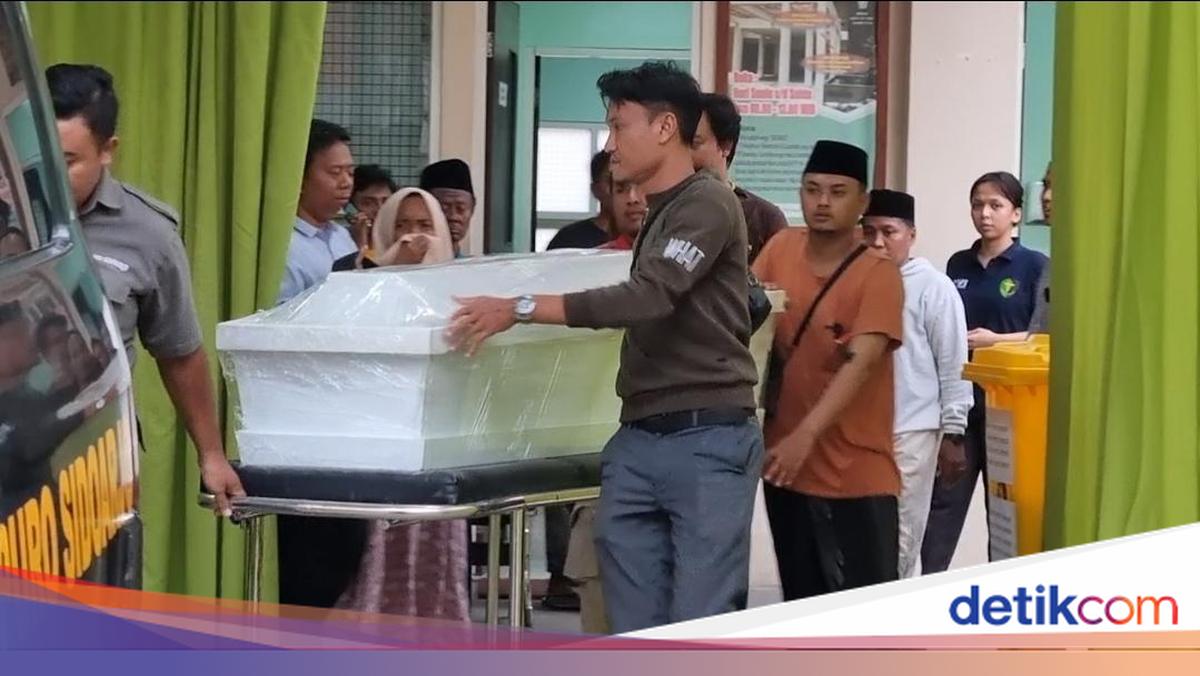 The body of the victim killed the ruins of the Islamic boarding school in Sidoarjo was repatriated to Babylon