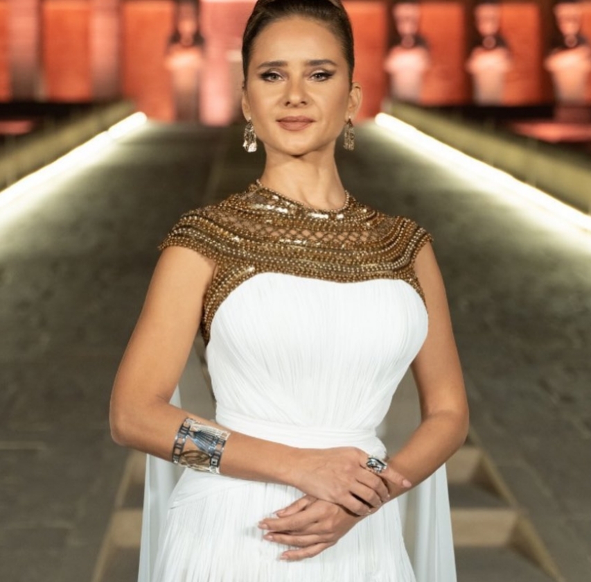 تزامنًا مع افتتاح المتحف المصري الكبير.. يُكشف الستار عن سرّ جمال ورشاقة ملكات الفراعنة….