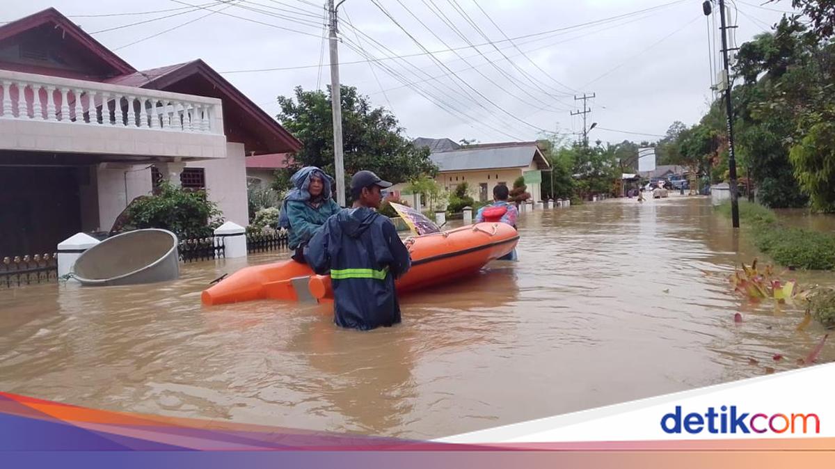 Solok City, West Sumatra submerged in floods, 3,362 residents affected